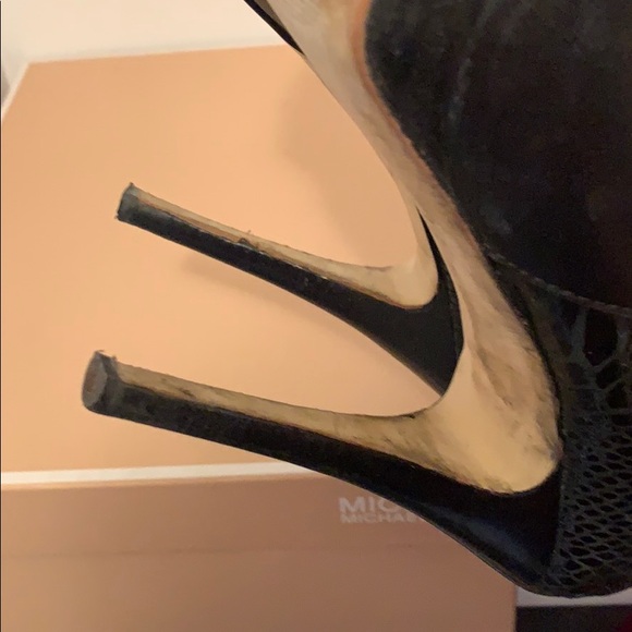 Gorgeous Michael Michael Kors Booties - Picture 5 of 5